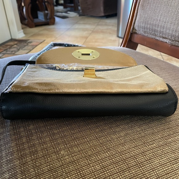 Emma Fox Leather Black and Shimmer Gold Crossbody NWT 10 X 6.5 - Picture 4 of 15
